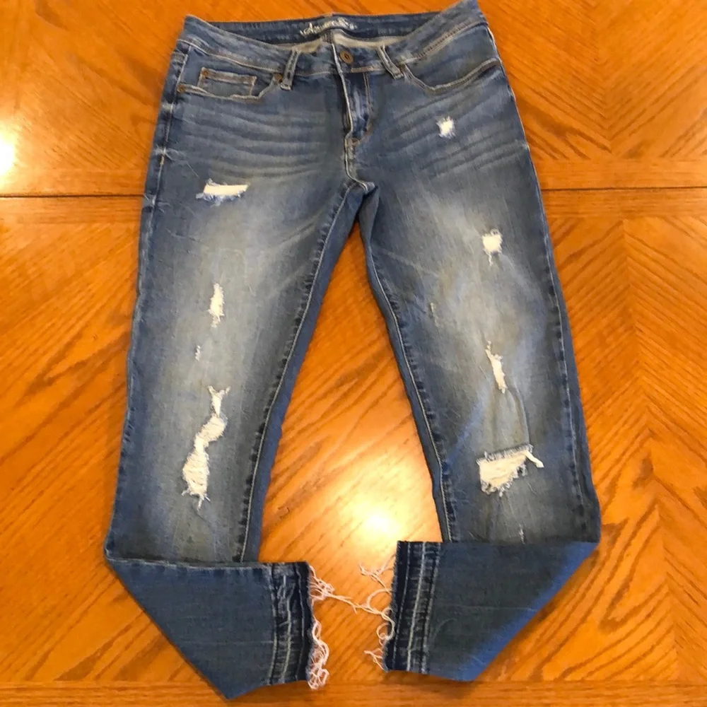 EUC American Rag distressed jeans juniors size 7 - Picture 1 of 8